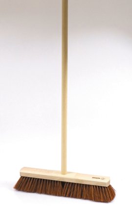 Saalbesen Polycoco mit Holzstiel 40/140 cm