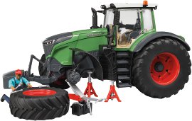 Fendt Vario mit Mechaniker und Werkstattausstattung